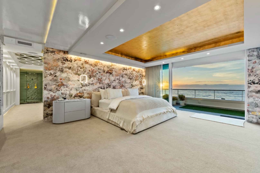 5 Bedroom Property for Sale in Clifton Western Cape